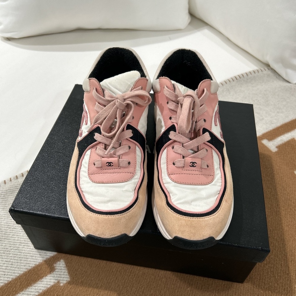 Chanel 19C black and pink suede sneakers - Picture 2 of 10